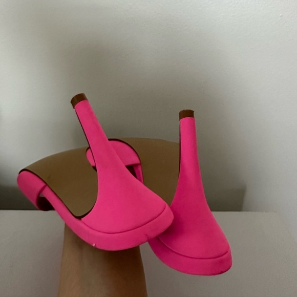 Steve Madden Hot Pink Slip On Heels - Picture 5 of 5